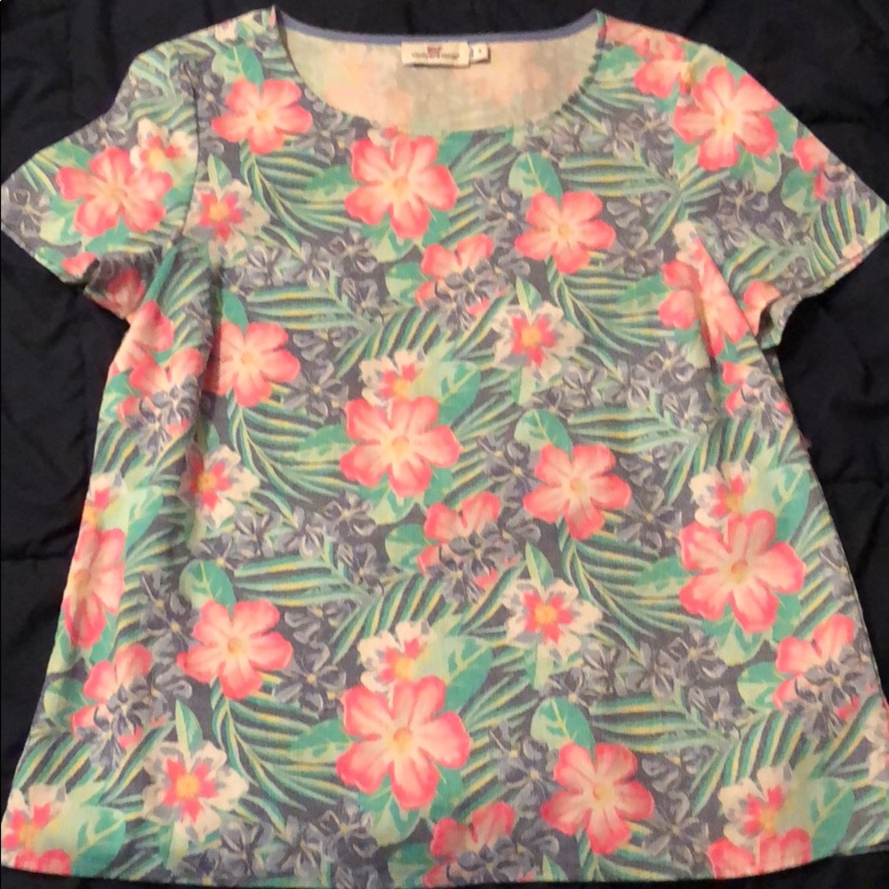 Vineyard vines small shirt